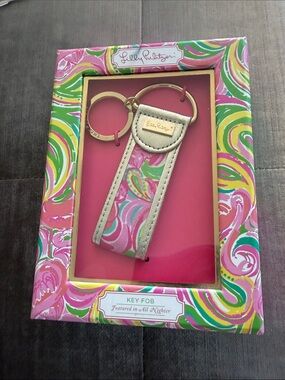 Lilly Pulitzer Pink Multicolor Printed Key Fob with Gold Hardware. NEW